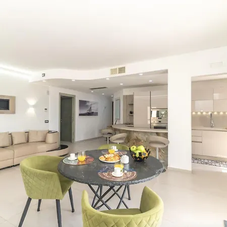 Esclusivo 2 Bedr, View, Garden, Parking, Grill * לה מדלנה